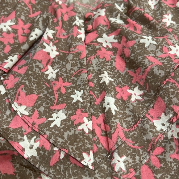 Banana Republic ruffled tank. - Picture 2 of 3